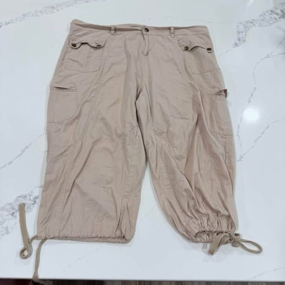 Helium London Cargo Capri Pants, 18” inseam, 12.5” rise, 21” waist, 3X, C7569